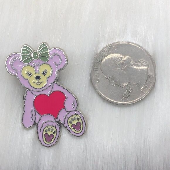 🔮‎ 5/$25 Disney Shellie May Bear Heart Pin - Picture 2 of 3